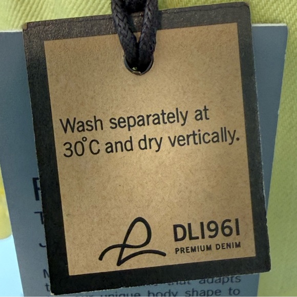 New DL1961 Cameron Pin Up Shorts in Meringue Yellow | Size 30 - Picture 13 of 14